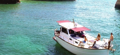 Come on board the classic boat in Portimão
