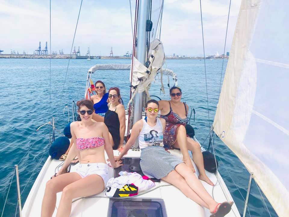Happy group on a Valencia Sailing Tour