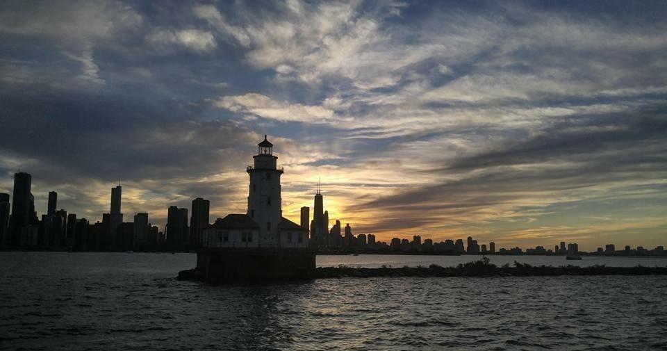 Entdecken Sie Chicagos Skyline von einem Segelboot aus