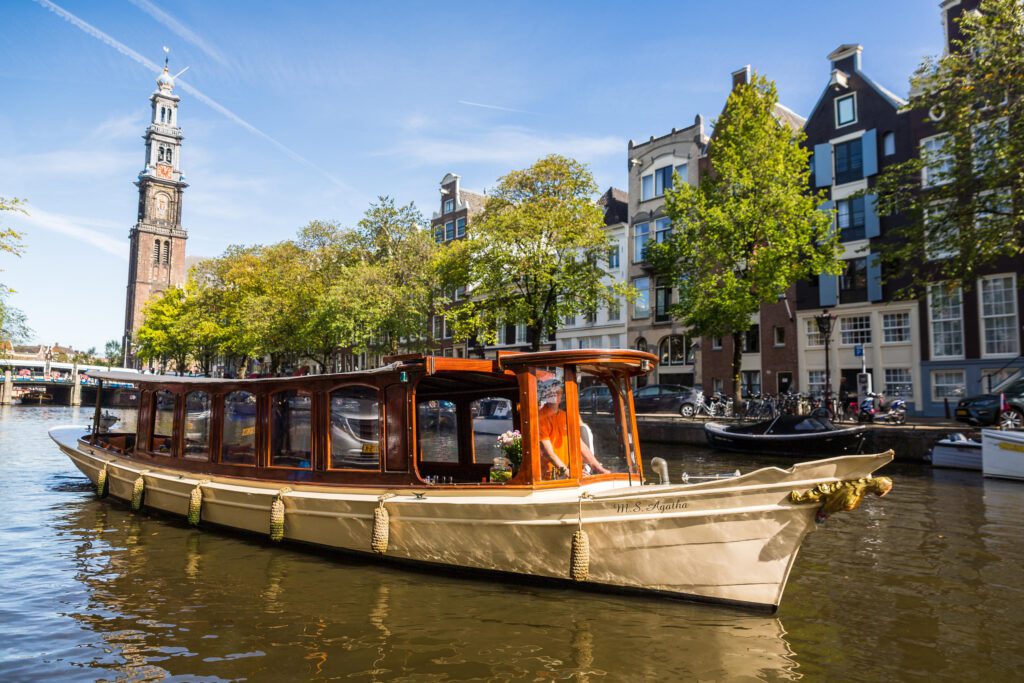 Excursión en barco con bebidas y aperitivos en Ámsterdam