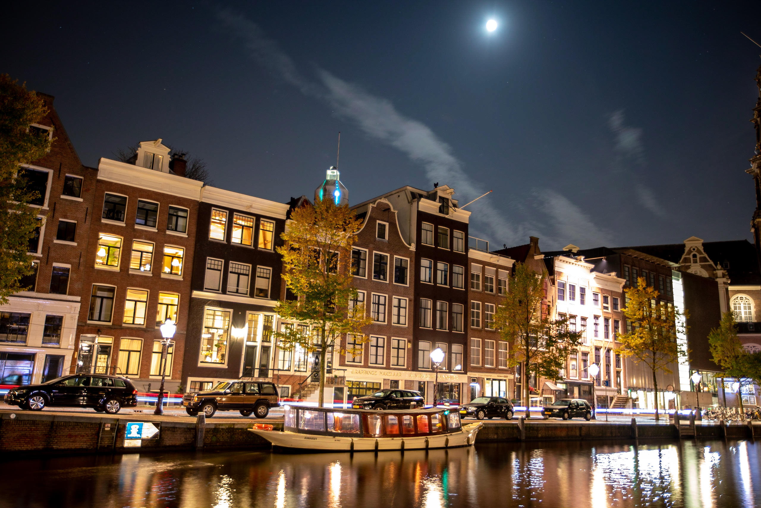 Crucero nocturno por Ámsterdam desde la Estación Central