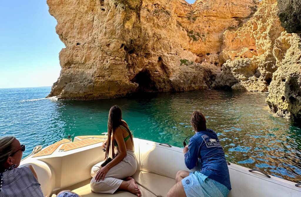 Excursión privada en barco por la costa y las grutas de Lagos