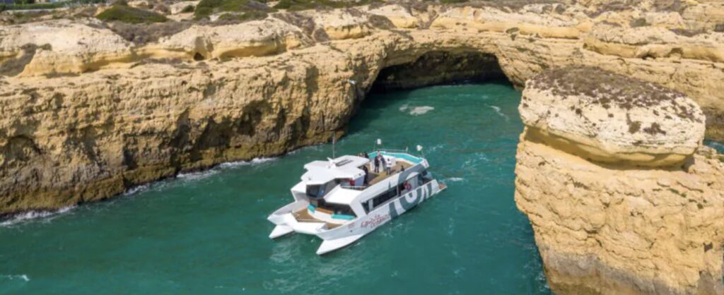 Crucero con barbacoa en la playa de Albufeira