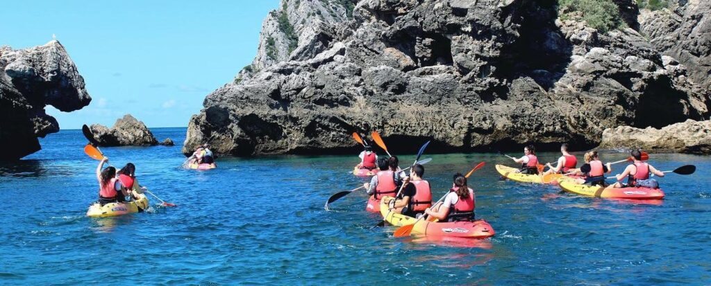 Kayak Tour to Ribeira do Cavalo Beach from Sesimbra