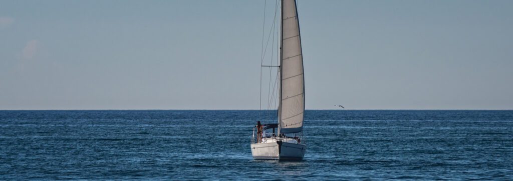 Excursión privada en velero de día completo en Creta