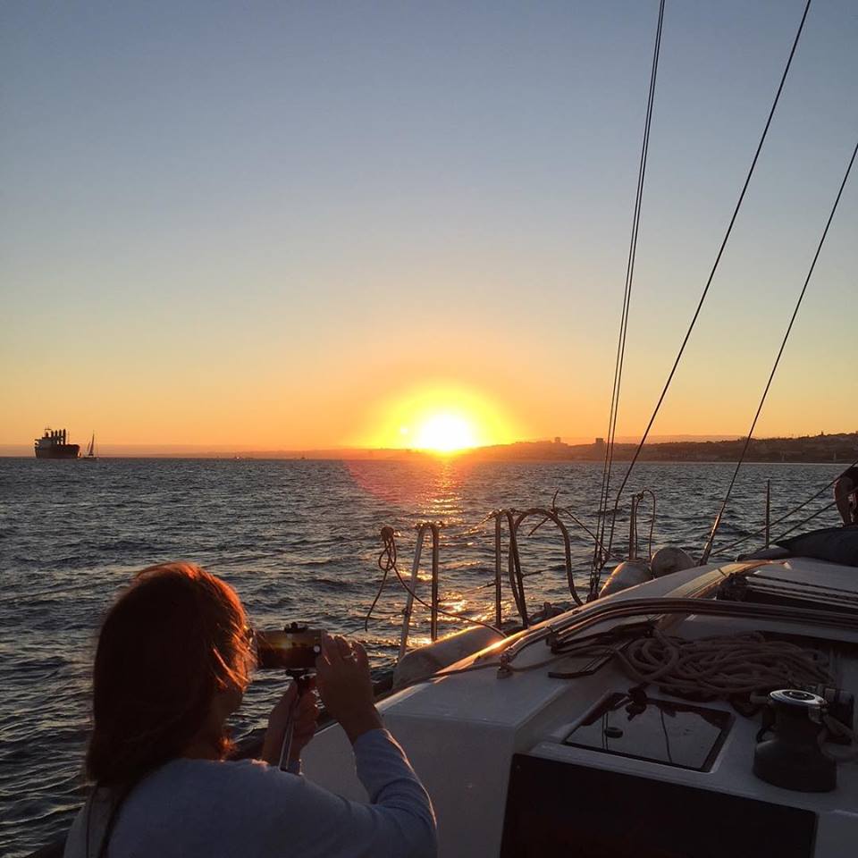 Passeio à vela romântico em Lisboa para dois