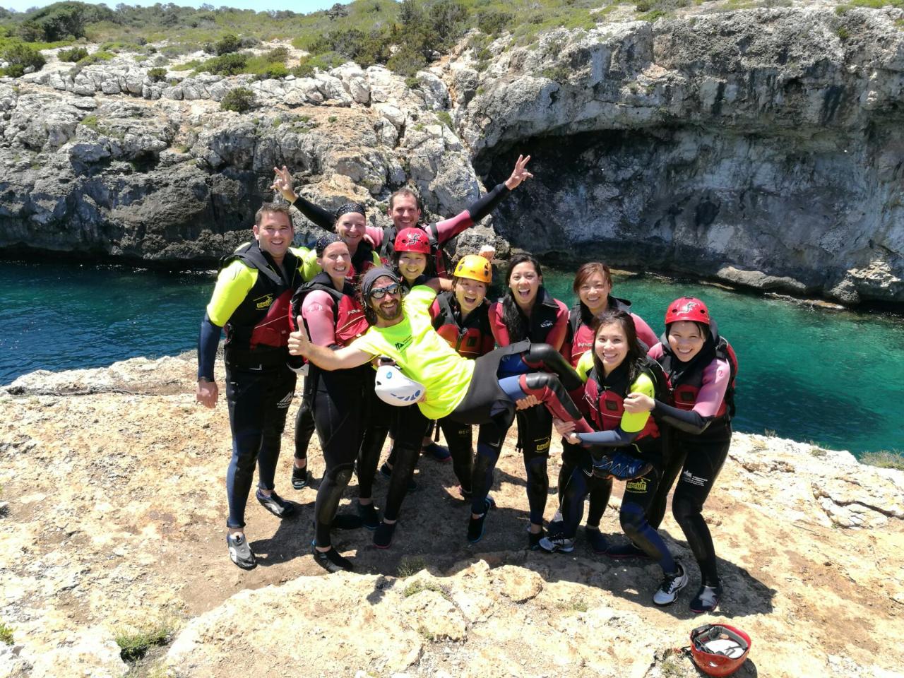 Salto de acantilado en Mallorca - Magaluf a Alcudia