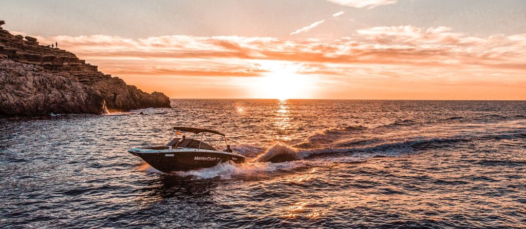 Why not enjoying the sunset on a speedboat?