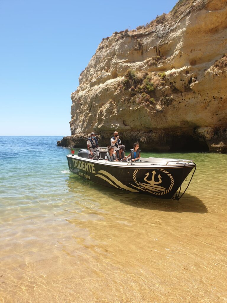 Visita às grutas de Armação de Pera