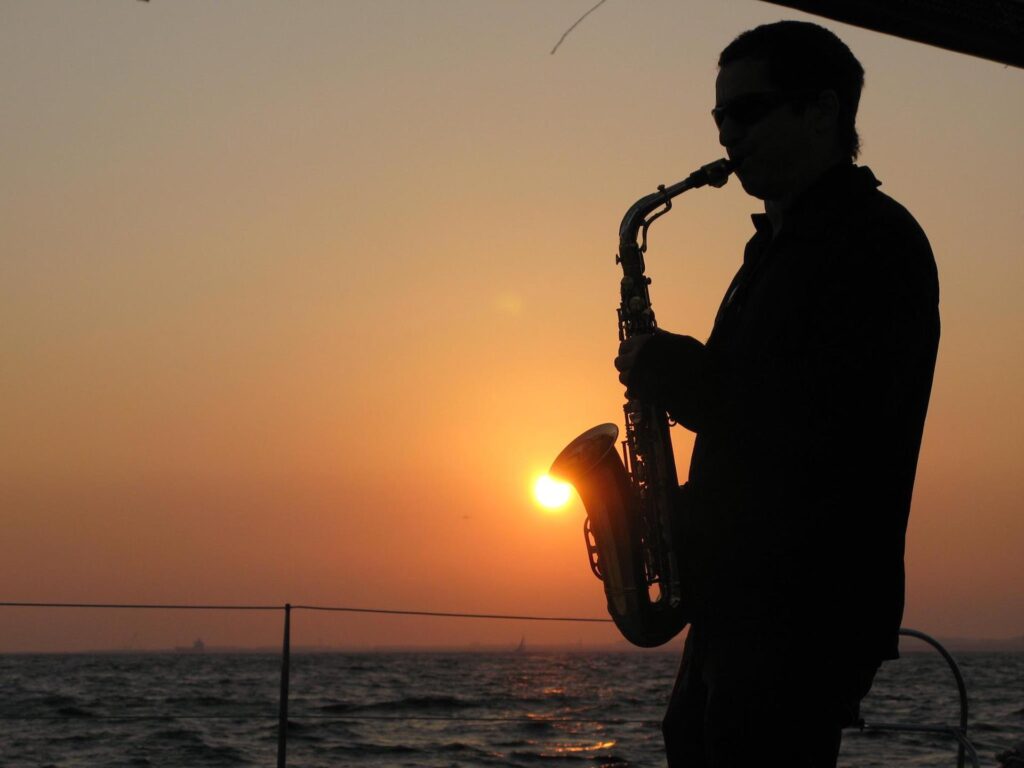 Jazz cruise bij zonsondergang in Barcelona