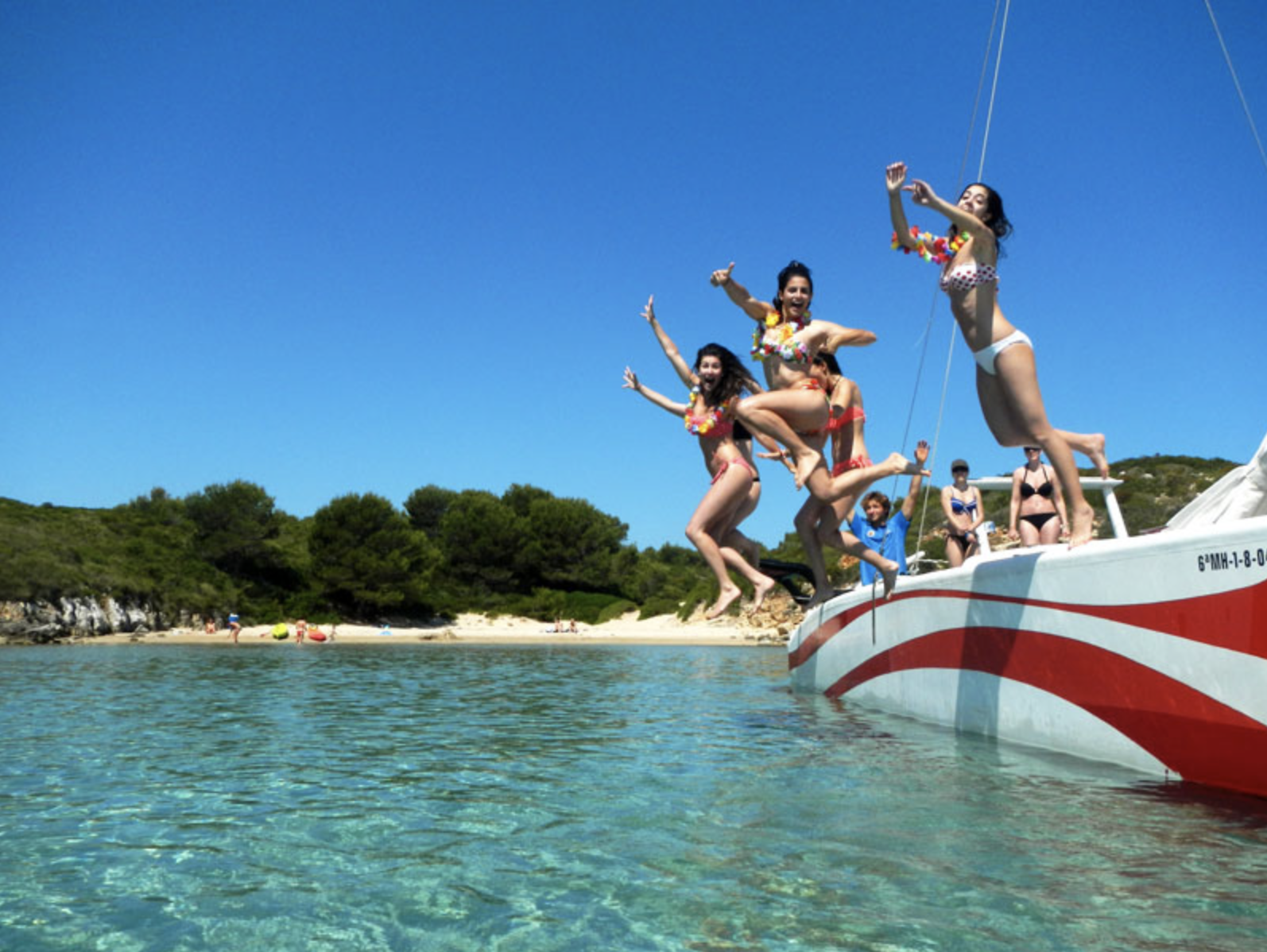 Halbtägige Bootstour auf einem Katamaran in Menorca