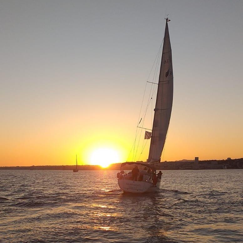 Romantic cruise for two in Cascais