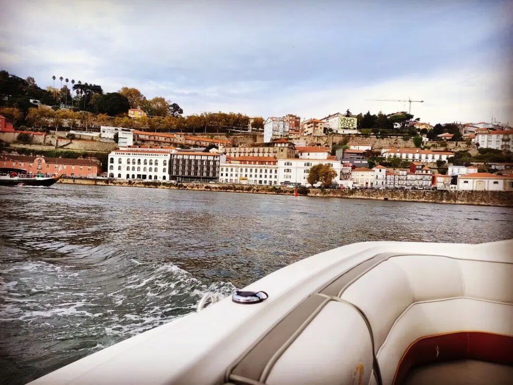 Boat tour to the bridges in Porto