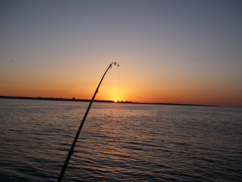 A pesca é agradável para fazer com os amigos