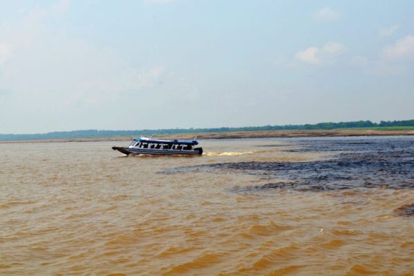 10841-boat-tour-with-dolphins-and-to-an-indigenous-village-from-manaus-1664115649