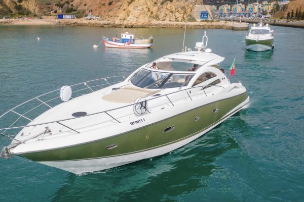 10919-albufeira-yacht-hire-1666103775