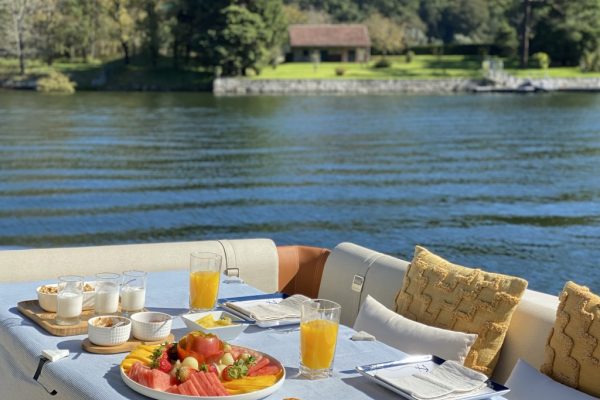 11162-brunch-on-a-private-tour-1669654413