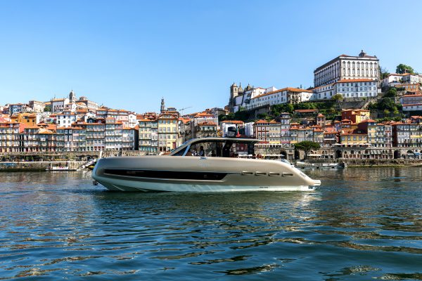 11277-14-metre-boat-in-douro-valley-1670410420