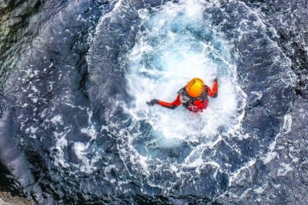 11733-take-a-risk-and-try-coasteering-in-azores-1670950829