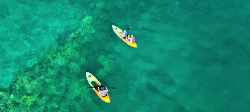 12310-kayak-in-makena-bay-1671381957