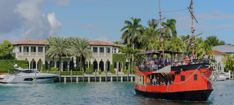 12657-sightseeing-tour-on-a-pirate-boat-in-miami-1671620238