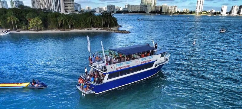 12706-sightseeing-boat-tour-in-miami-1671619579