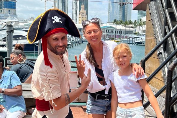 12726-sightseeing-tour-on-a-pirate-boat-in-miami-1671704772