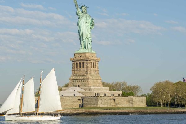 13329-boat-tour-to-the-statue-of-liberty-1672418392