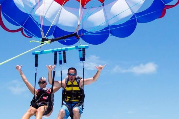 14105-smathers-beach-parasailing-in-key-west-1674663824