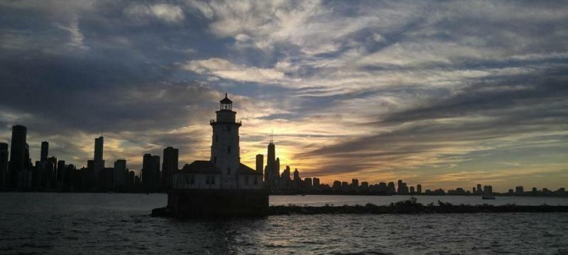 14283-discover-chicago-s-skyline-from-a-sailboat-1673449245