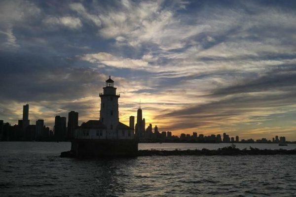 14283-discover-chicago-s-skyline-from-a-sailboat-1673449245