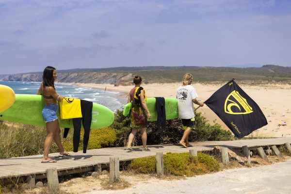 14753-surf-lesson-in-bordeira-carrapateira-1673625158