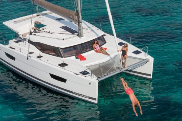 1551-luxury-catamaran-1575397622