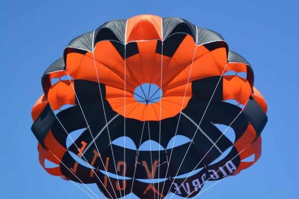 16458-parasailing-scaled-1674907060