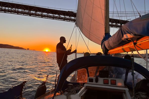 18032-sailboat-sunset-tour-in-lisbon-1677587389