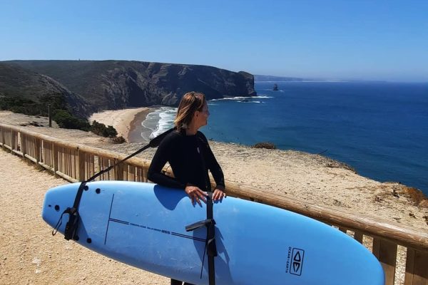 18084-private-group-surf-lesson-from-carvoeiro-1677772503