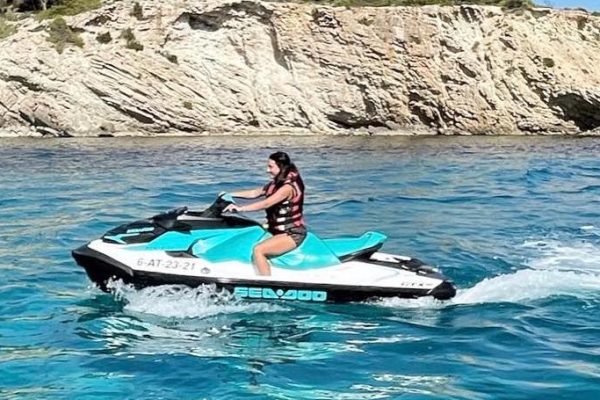 18185-jet-ski-rental-without-a-licence-in-ibiza-1678030097