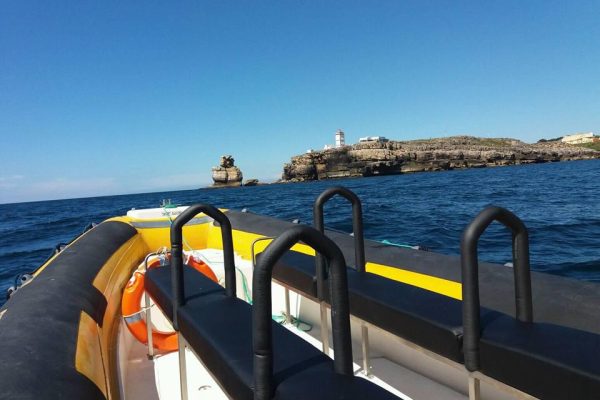 1825-peniche-is-best-explored-by-boat-1575397740