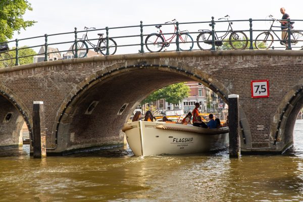 18702-canal-boat-cruise-in-amsterdam-1679063187