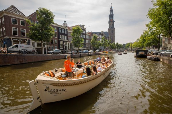 18703-canal-boat-cruise-in-amsterdam-1679063187