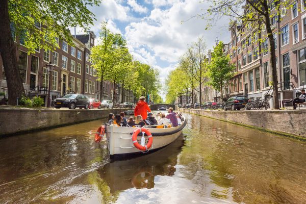 18708-canal-boat-cruise-in-amsterdam-1679063187