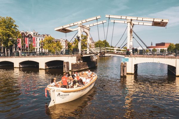 18725-boat-trip-in-amsterdam-1679067527