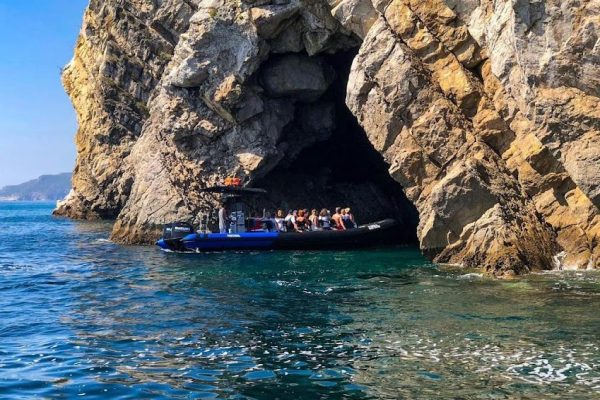 18987-arrabida-secret-beaches-and-caves-boat-tour-1679436527