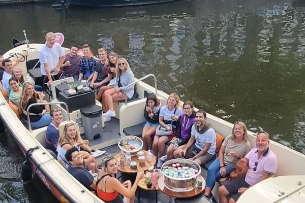 19045-amsterdam-canal-boat-tour-1679479214