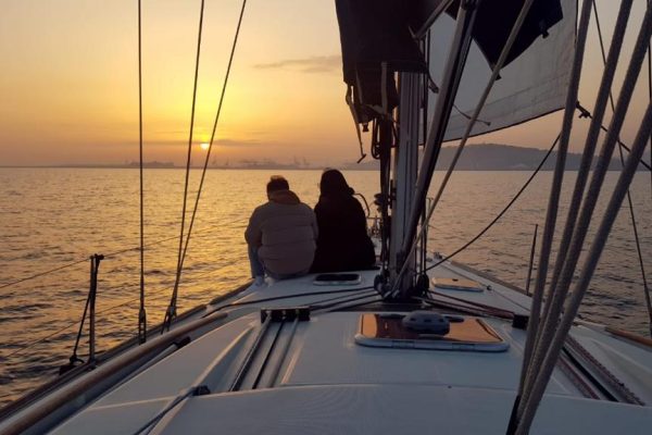 19528-sunset-cruise-on-a-sailing-boat-in-barcelona-1681302478