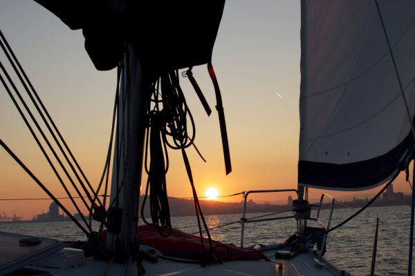 19529-sunset-cruise-on-a-sailing-boat-in-barcelona-1681303861