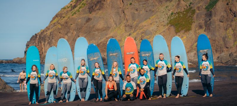 20438-group-surf-lesson-in-madeira-1684423035