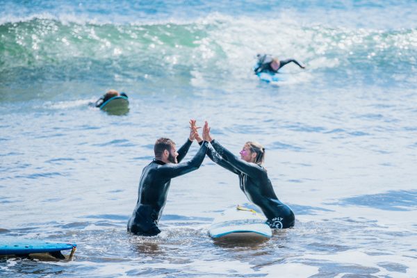 20440-group-surf-lesson-in-madeira-1684423035