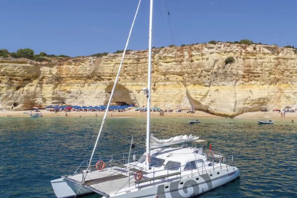 20713-algarve-boat-1686154723