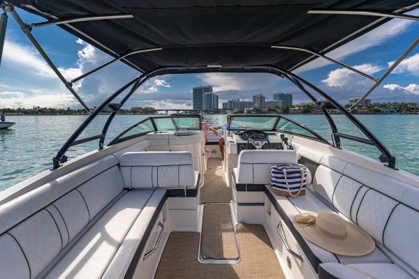 22496-giant-boat-miami-1699181782